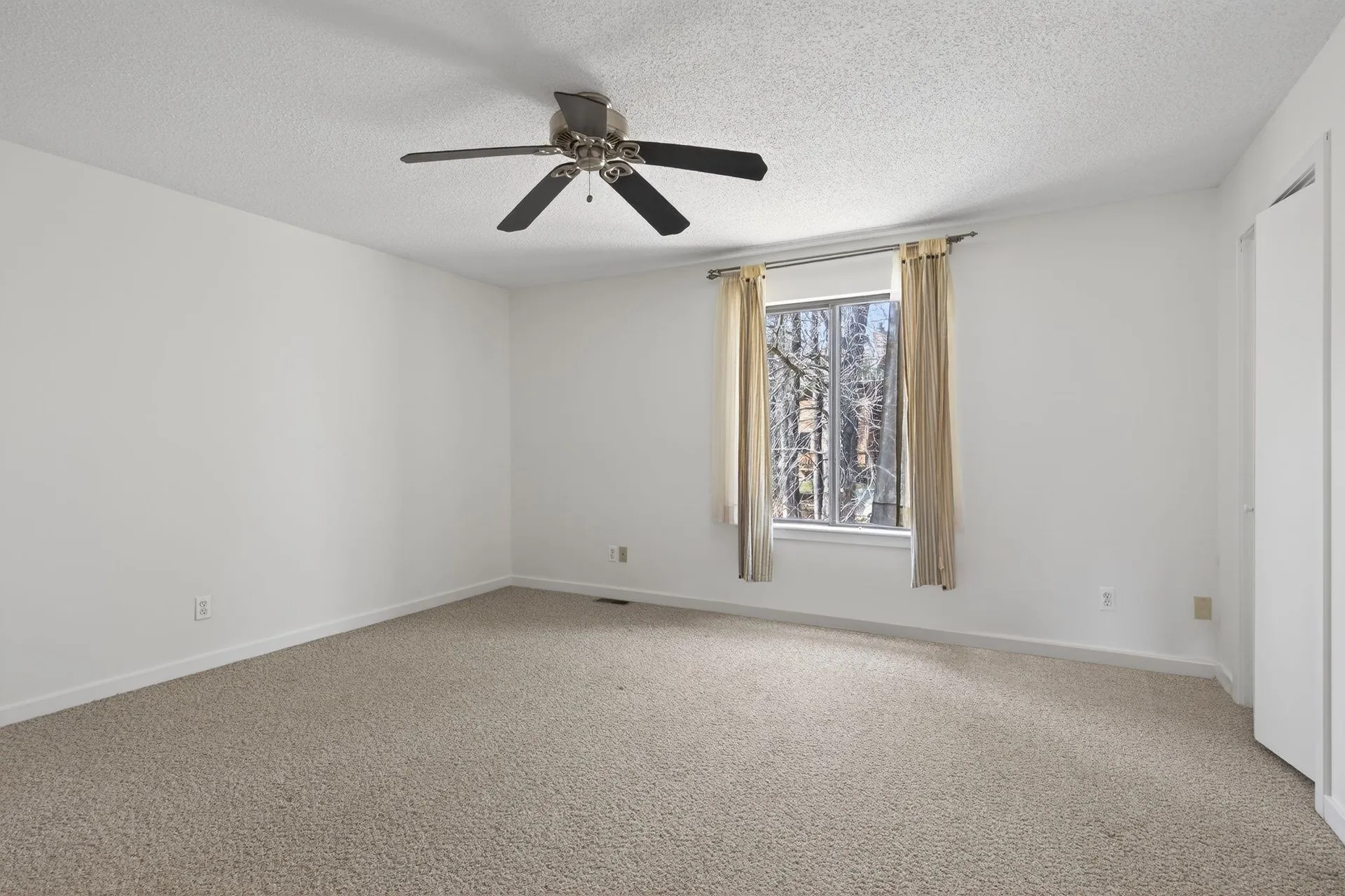 93 Dunvegan Woods Hampton NH 03842