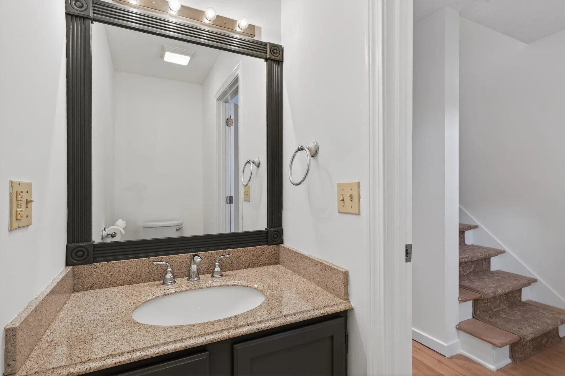 93 Dunvegan Woods Hampton NH 03842