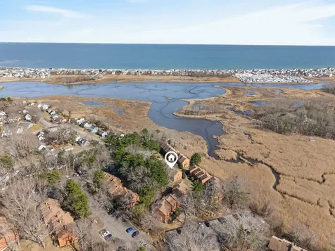 93 Dunvegan Woods Hampton NH 03842