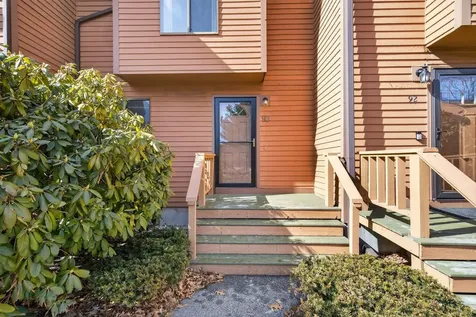 93 Dunvegan Woods Hampton NH 03842