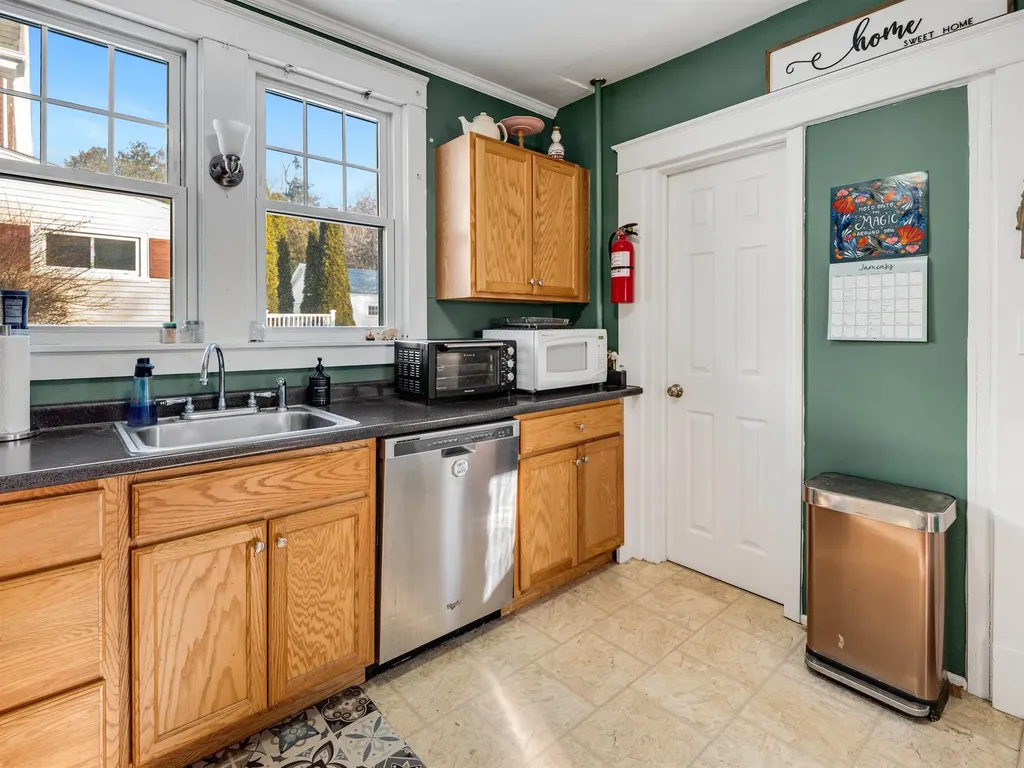 64 Bellevue Avenue Rutland City VT 05701