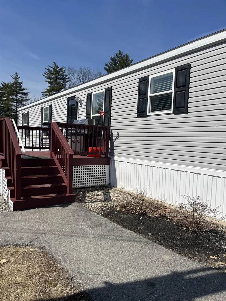 14 Dudley Court Somersworth NH 03878