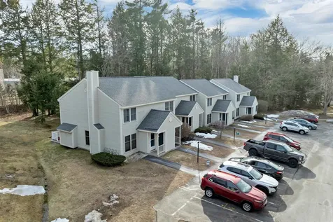 25 Woodland Green Rochester NH 03868
