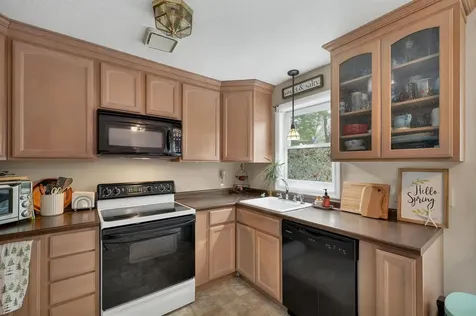 25 Woodland Green Rochester NH 03868