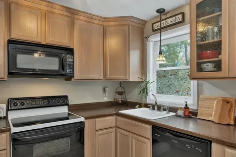 25 Woodland Green Rochester NH 03868