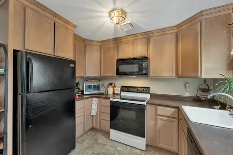 25 Woodland Green Rochester NH 03868