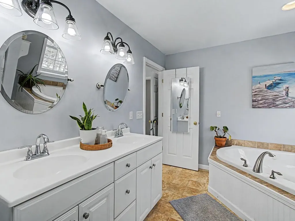 31 Horseshoe Circle Milton VT 05468