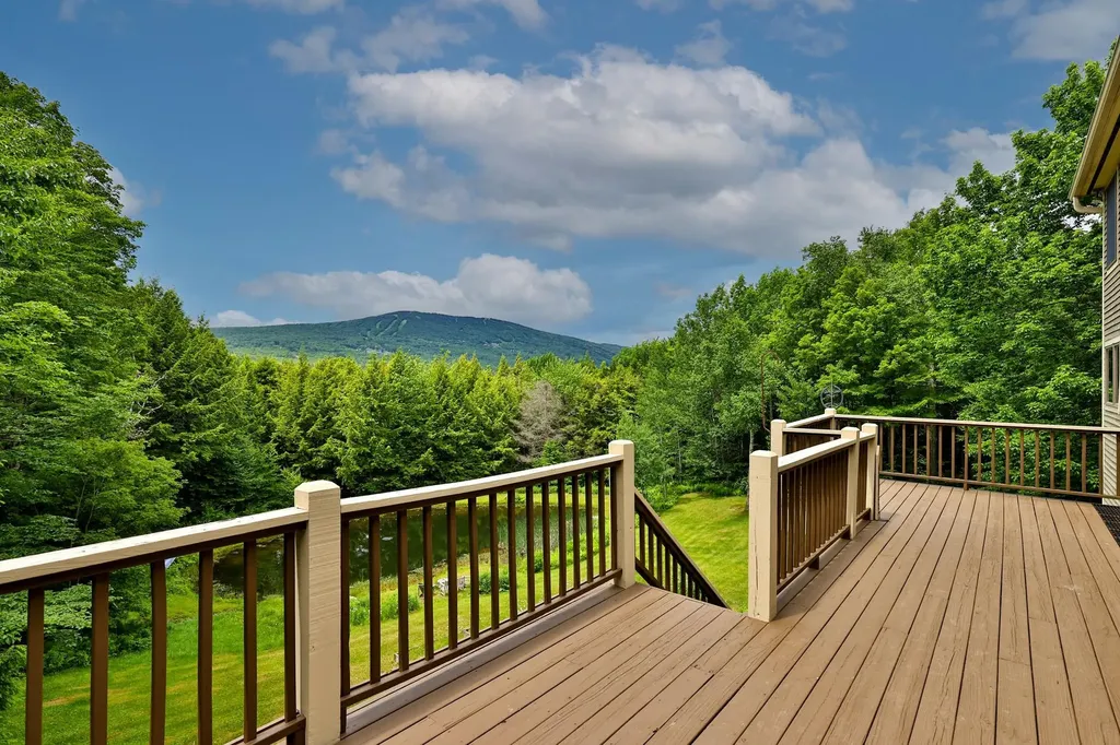39 Wallis View Lane Ludlow VT 05149