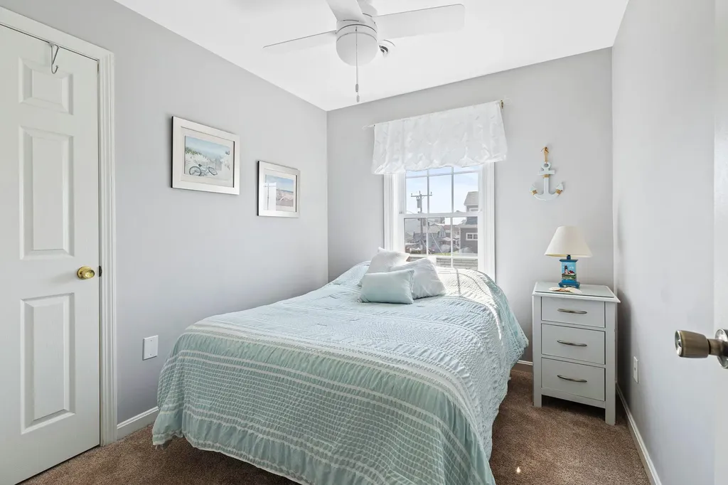 29 Nudd Avenue Hampton NH 03842