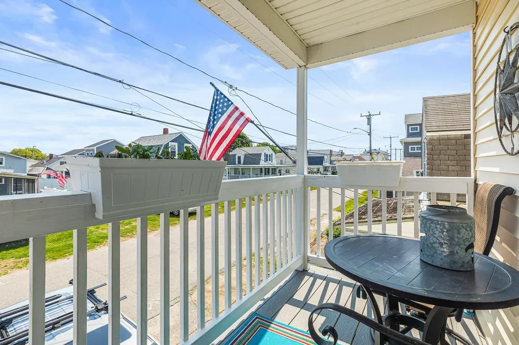 29 Nudd Avenue Hampton NH 03842