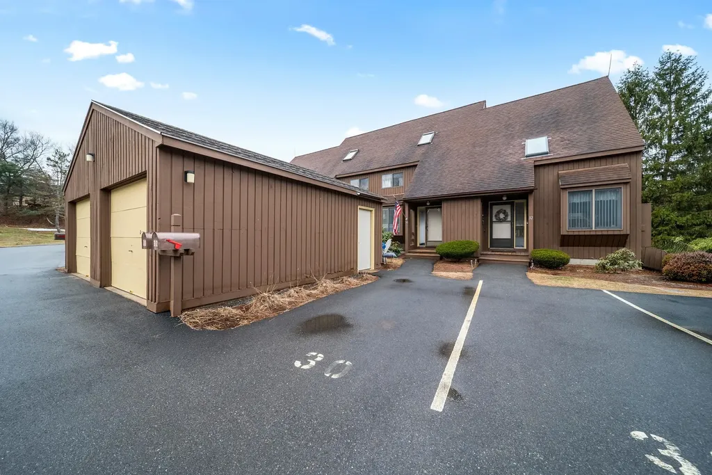 30 Spring Cove Road Nashua NH 03062