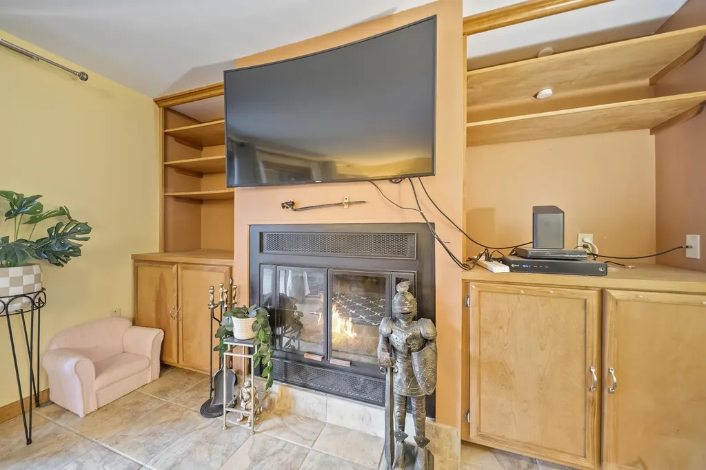 30 Spring Cove Road Nashua NH 03062