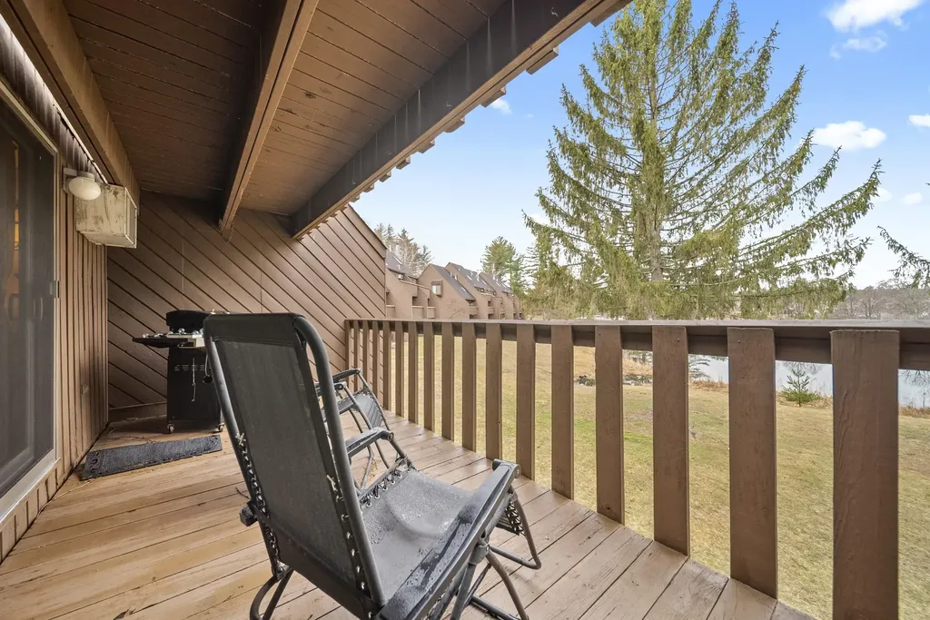 30 Spring Cove Road Nashua NH 03062