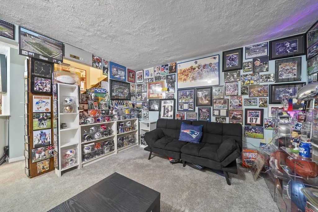 30 Spring Cove Road Nashua NH 03062