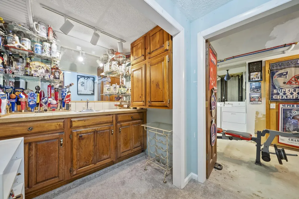 30 Spring Cove Road Nashua NH 03062