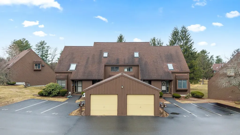 30 Spring Cove Road Nashua NH 03062