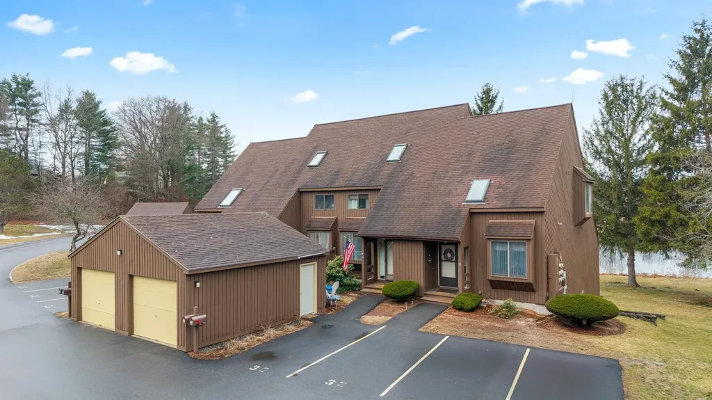 30 Spring Cove Road Nashua NH 03062