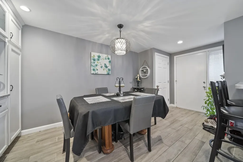 30 Spring Cove Road Nashua NH 03062