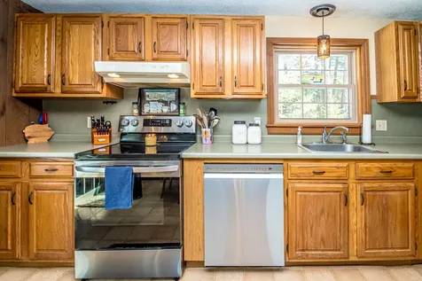 31 Mcgrew Drive Tamworth NH 03886