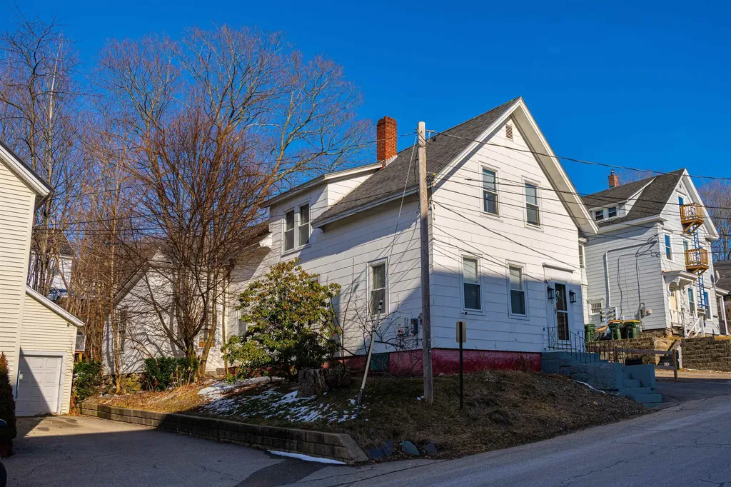 20 Baldwin Street Laconia NH 03246