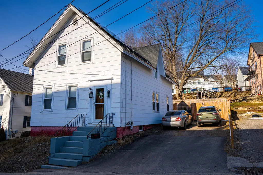 20 Baldwin Street Laconia NH 03246