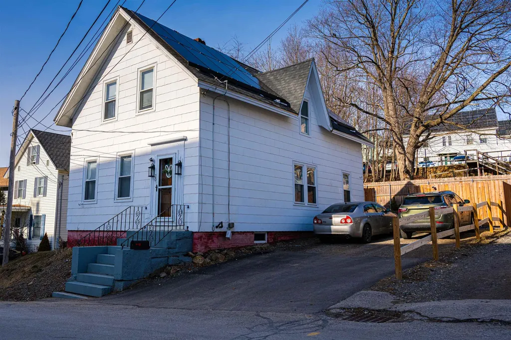 20 Baldwin Street Laconia NH 03246