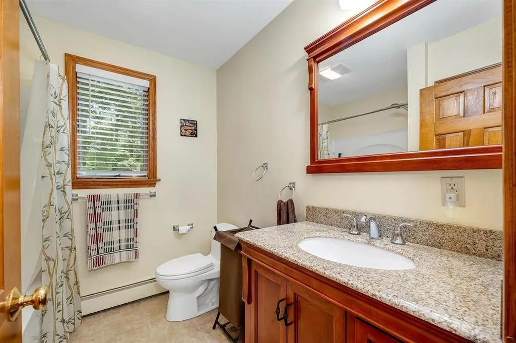 62 Spitzen Street Moultonborough NH 03254