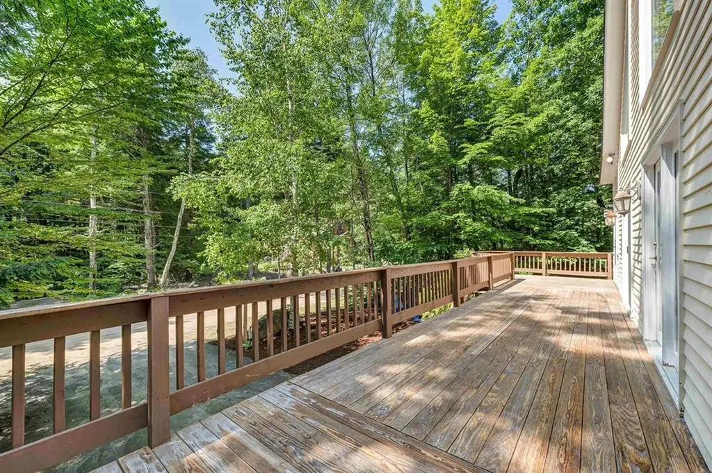 62 Spitzen Street Moultonborough NH 03254