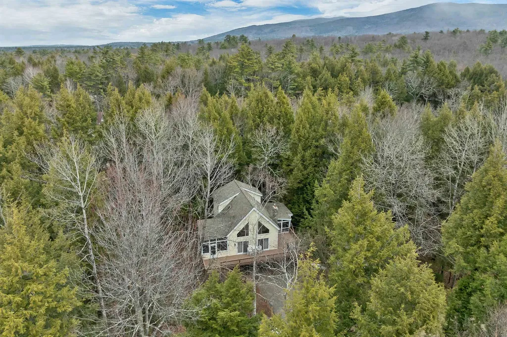 62 Spitzen Street Moultonborough NH 03254