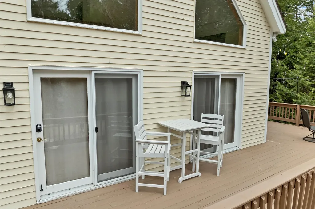 62 Spitzen Street Moultonborough NH 03254
