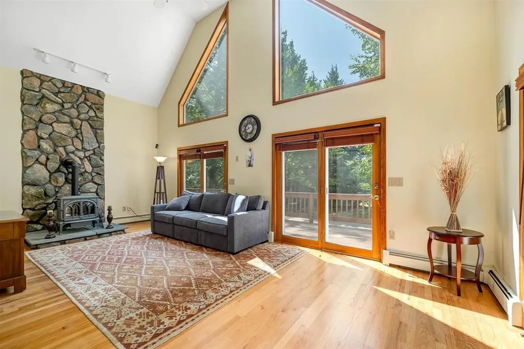 62 Spitzen Street Moultonborough NH 03254