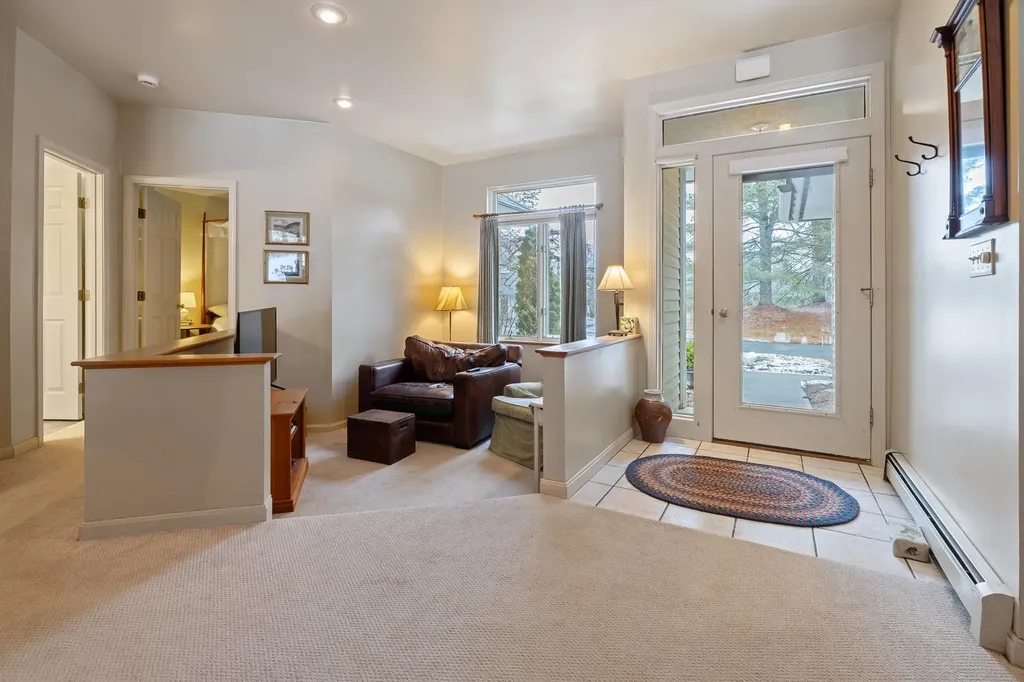 84 Iris Way Hartford VT 05001