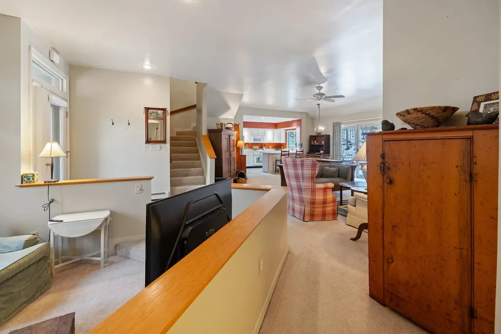 84 Iris Way Hartford VT 05001
