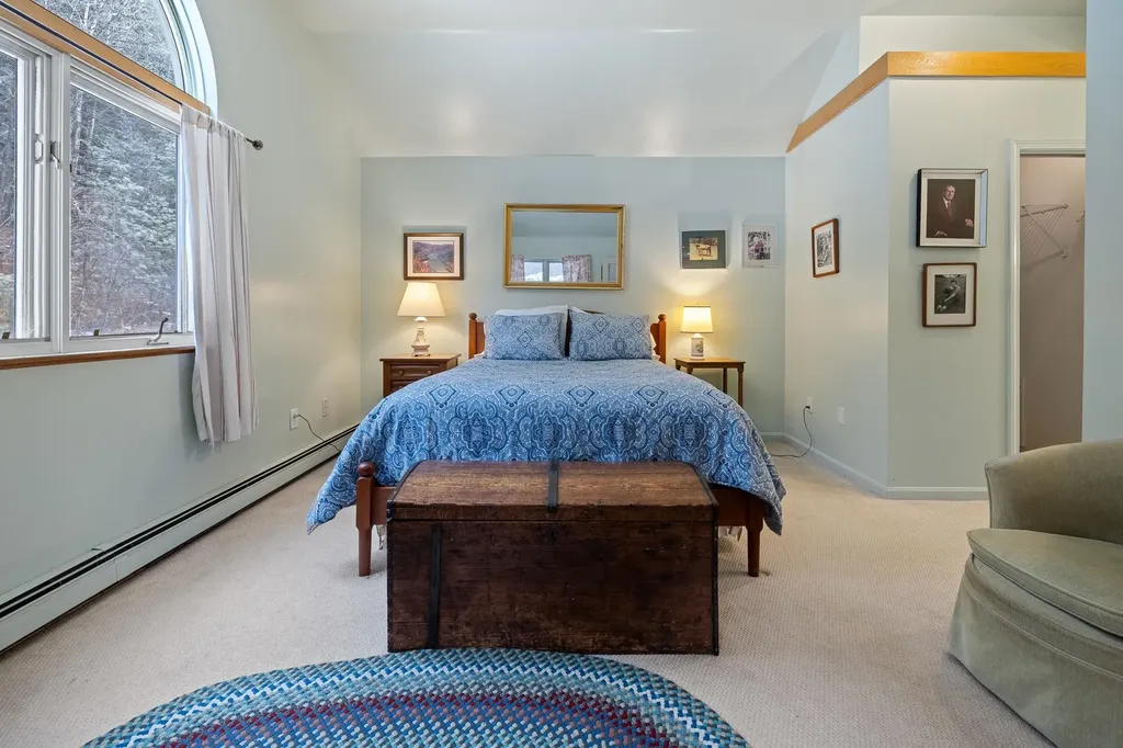 84 Iris Way Hartford VT 05001