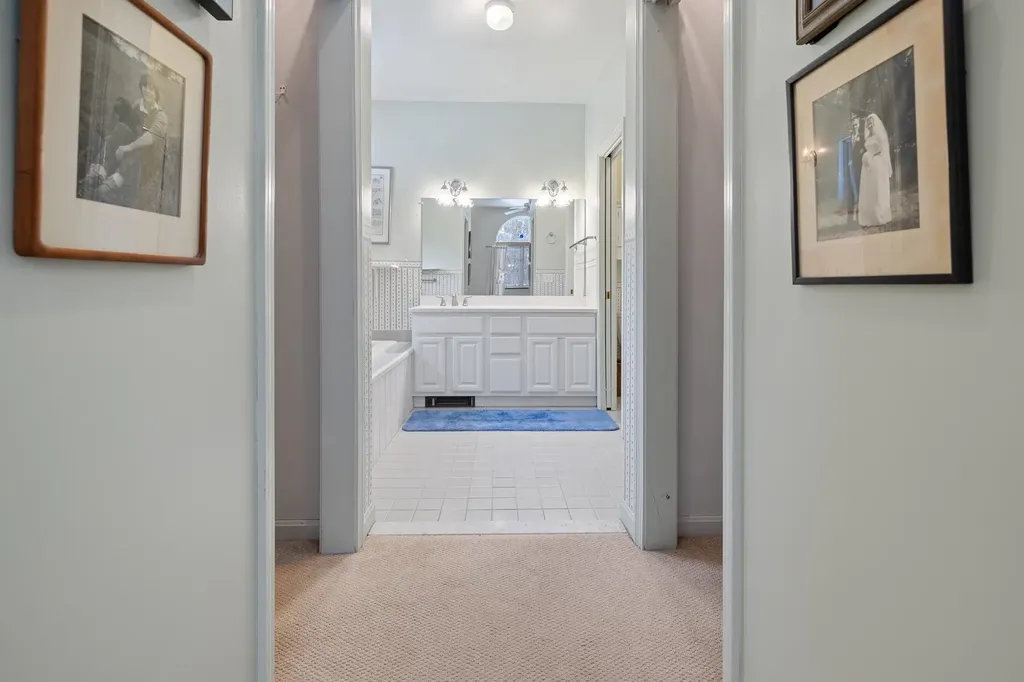 84 Iris Way Hartford VT 05001