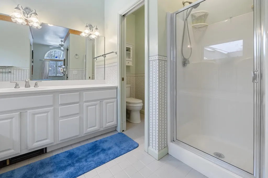 84 Iris Way Hartford VT 05001