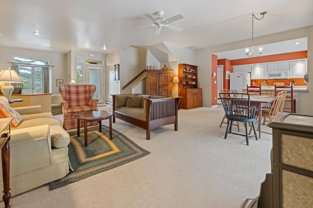 84 Iris Way Hartford VT 05001