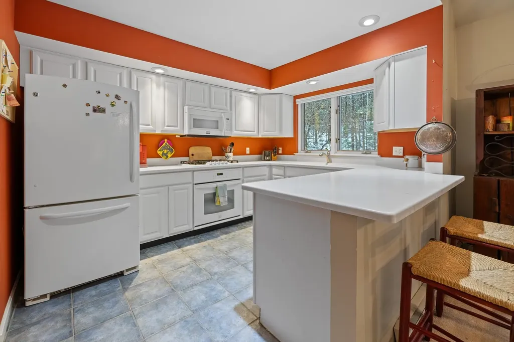 84 Iris Way Hartford VT 05001