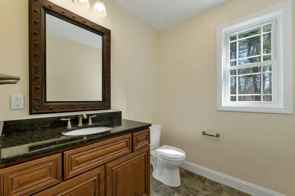 142 Worcester Road Hollis NH 03049