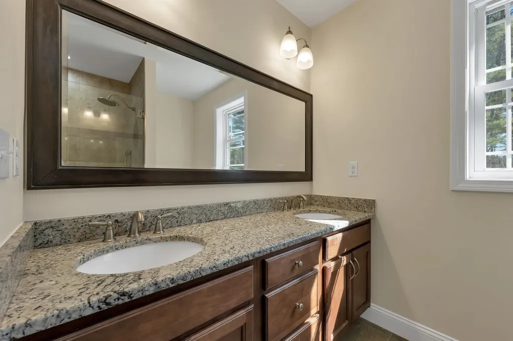 142 Worcester Road Hollis NH 03049
