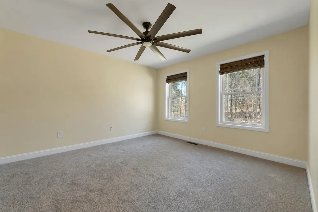 142 Worcester Road Hollis NH 03049