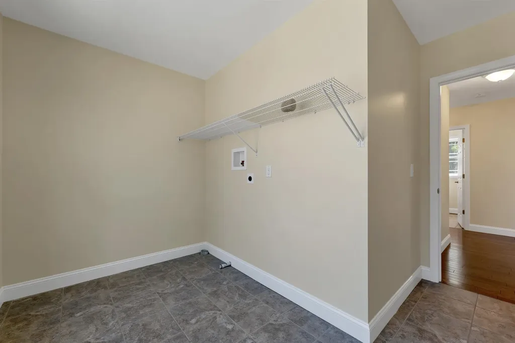 142 Worcester Road Hollis NH 03049
