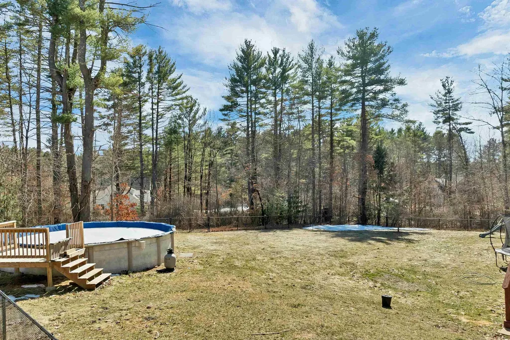 142 Worcester Road Hollis NH 03049