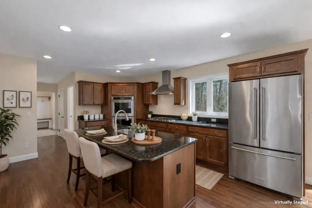 142 Worcester Road Hollis NH 03049