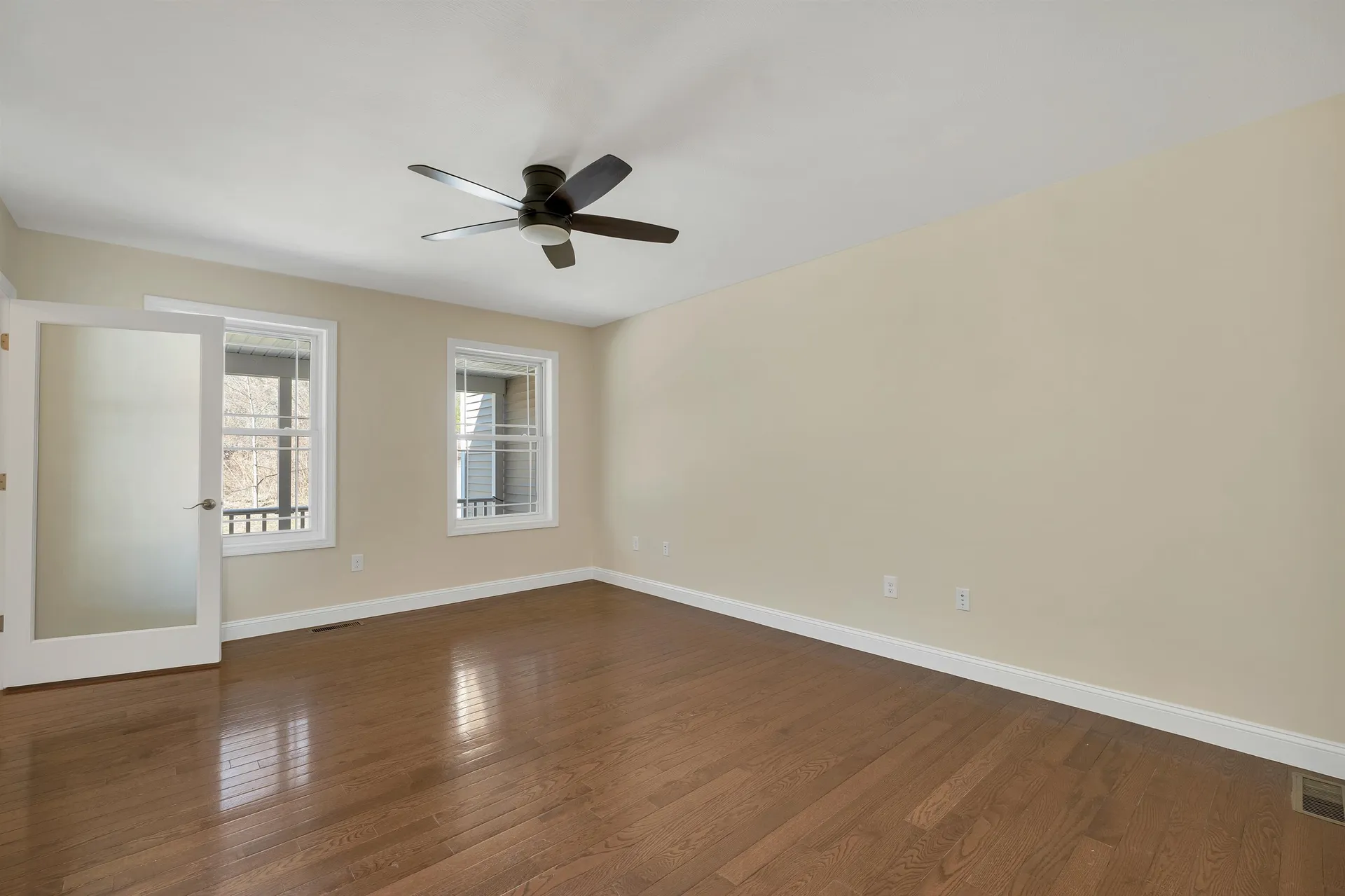 142 Worcester Road Hollis NH 03049