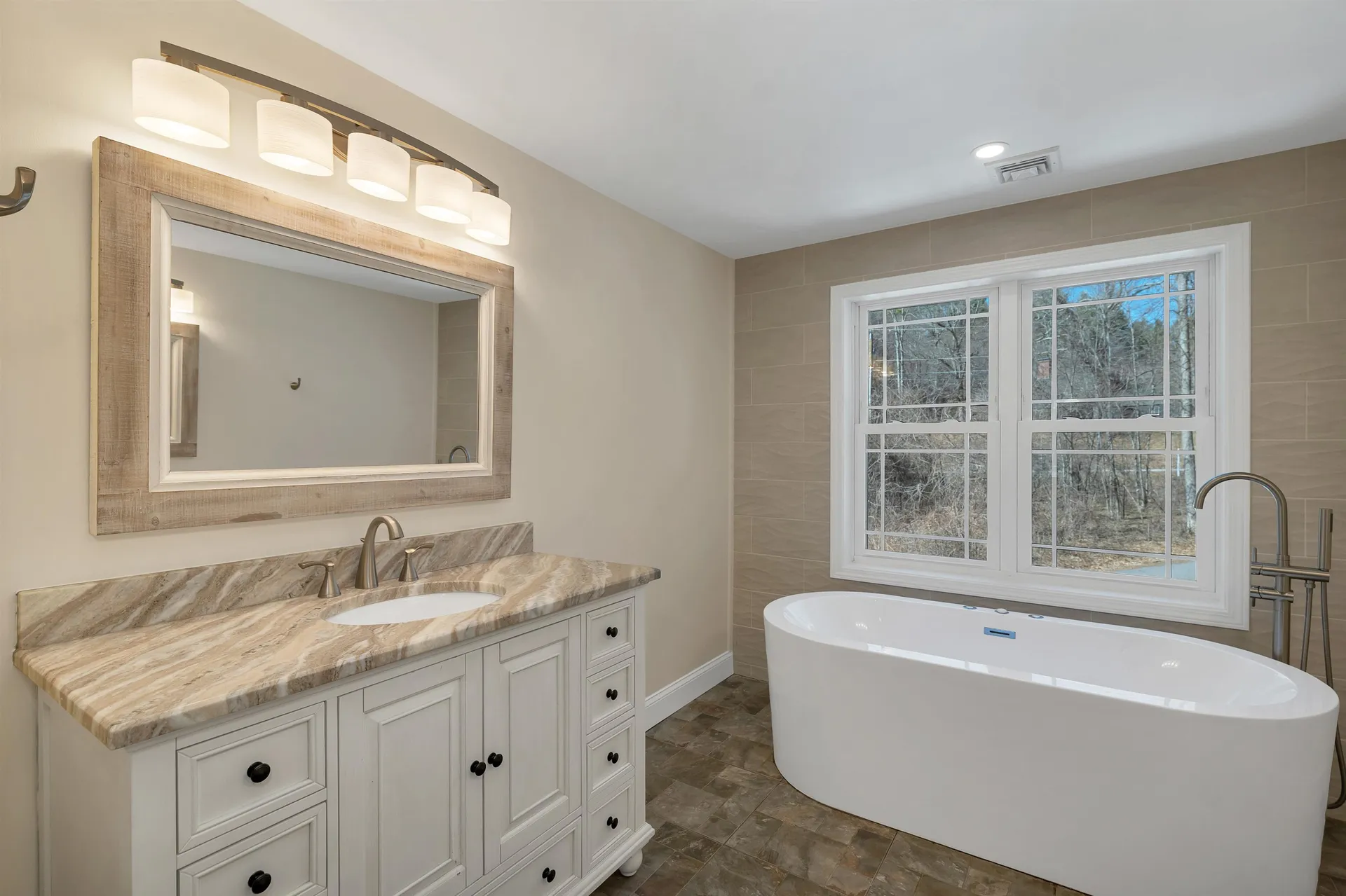 142 Worcester Road Hollis NH 03049