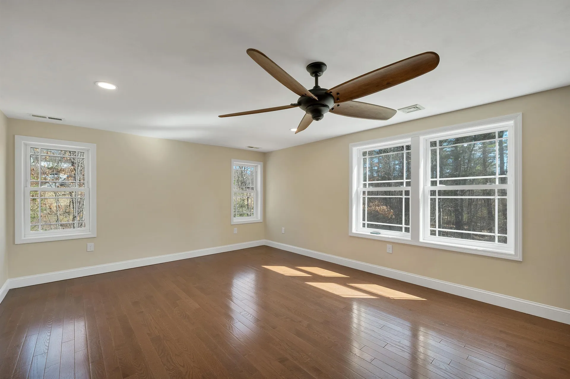 142 Worcester Road Hollis NH 03049