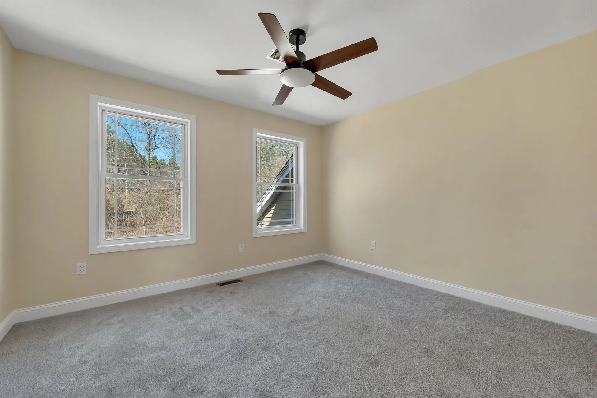 142 Worcester Road Hollis NH 03049