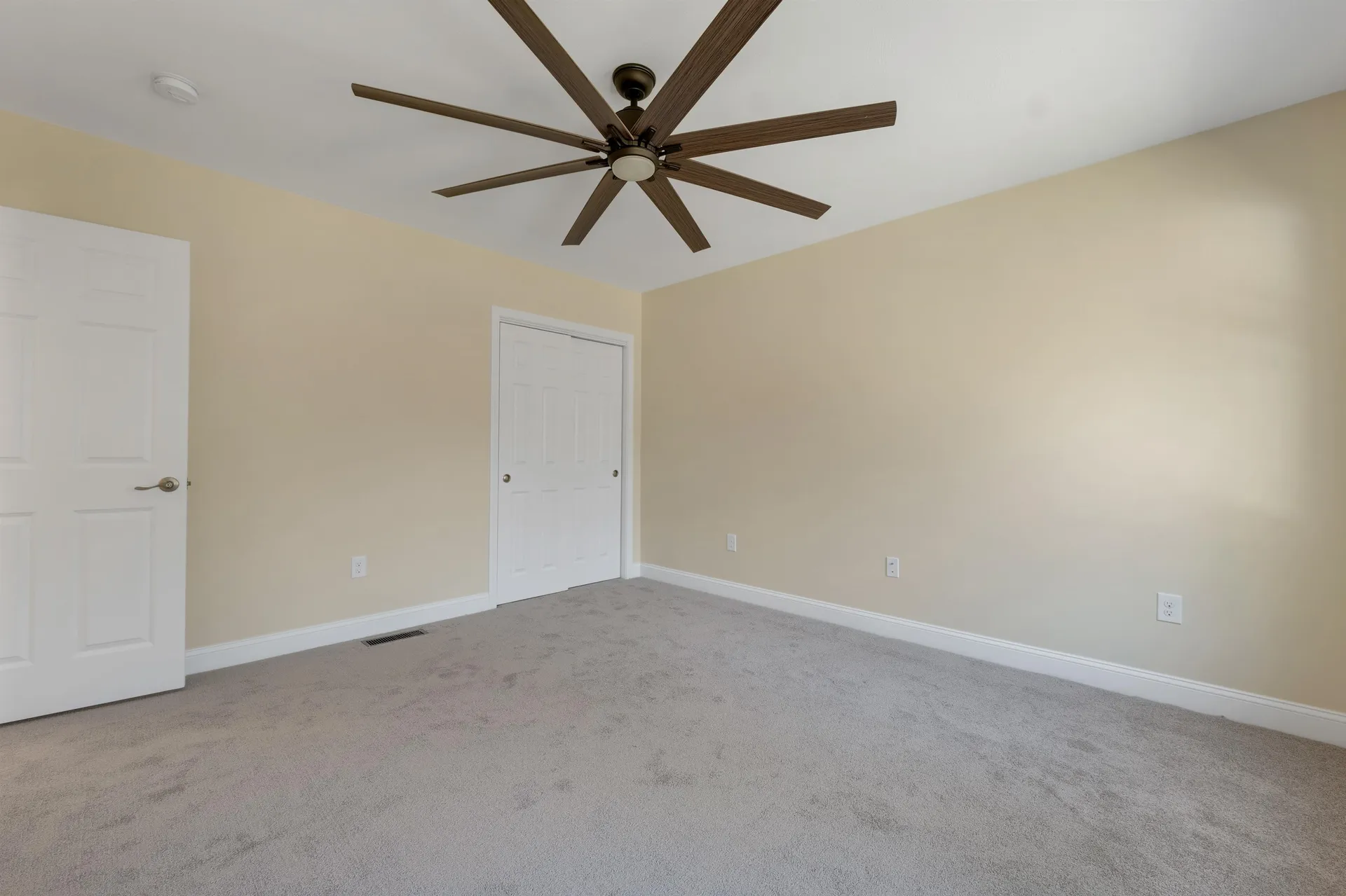 142 Worcester Road Hollis NH 03049