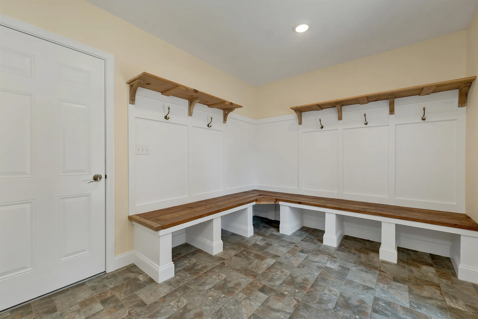 142 Worcester Road Hollis NH 03049